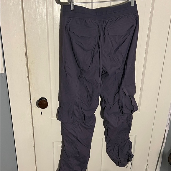 NWOT - Lululemon Dance Studio Relaxed-Fit MR Cargo Pant Nightfall - Size S - Picture 4 of 4